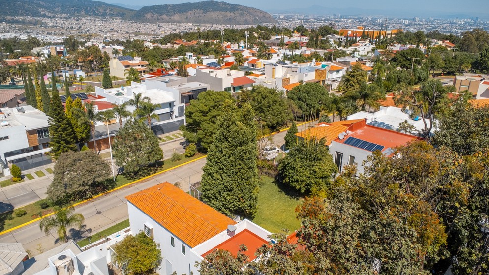 Casa En Venta En Bugambilias Con Alberca » AHI Asesoría Hipotecaria e  Inmobiliaria