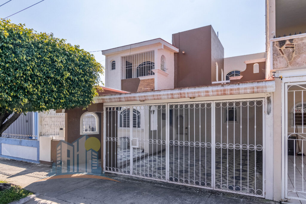 Casa En Venta Zapopan Col Tabachines Cerca De Periférico Y Secundaria